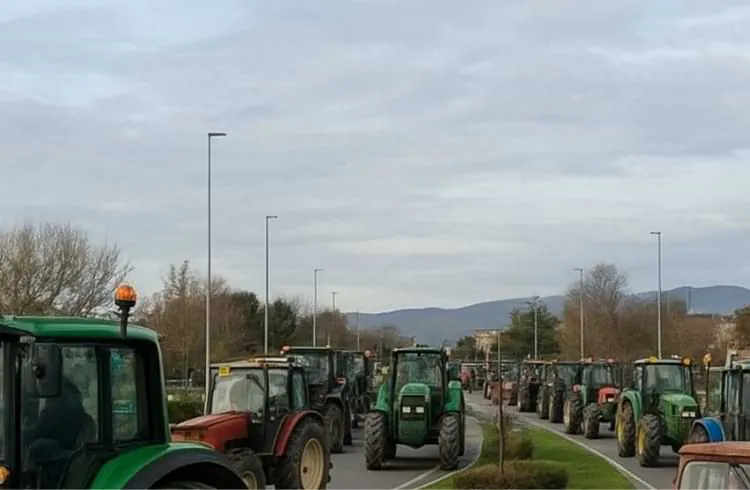 Traktori na ulicama Nikšića: Protest u četvrtak